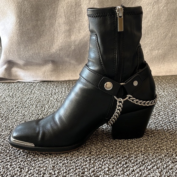 Dolce Vita Sabi Western Ankle Boot - Picture 8 of 11